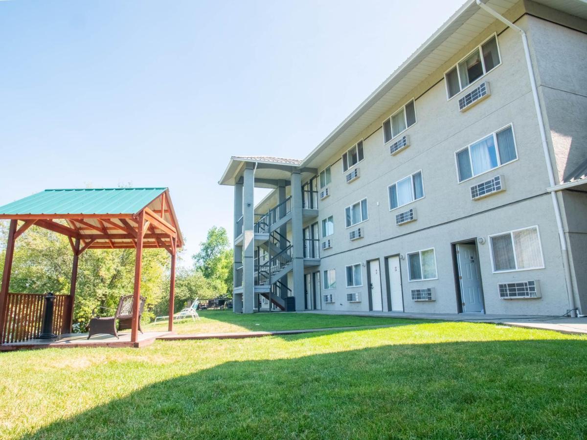 Riverland Inn & Suites Kamloops Extérieur photo