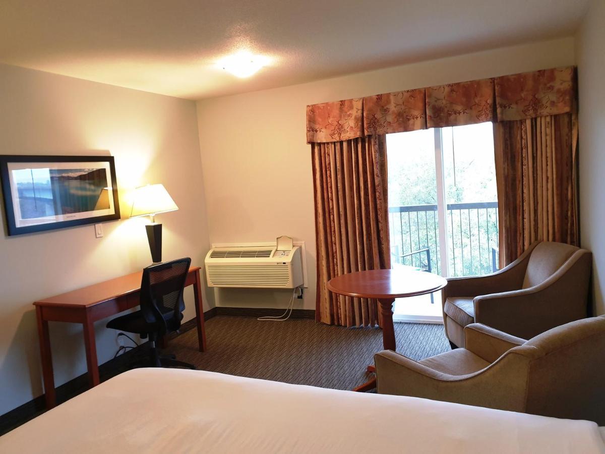 Riverland Inn & Suites Kamloops Extérieur photo