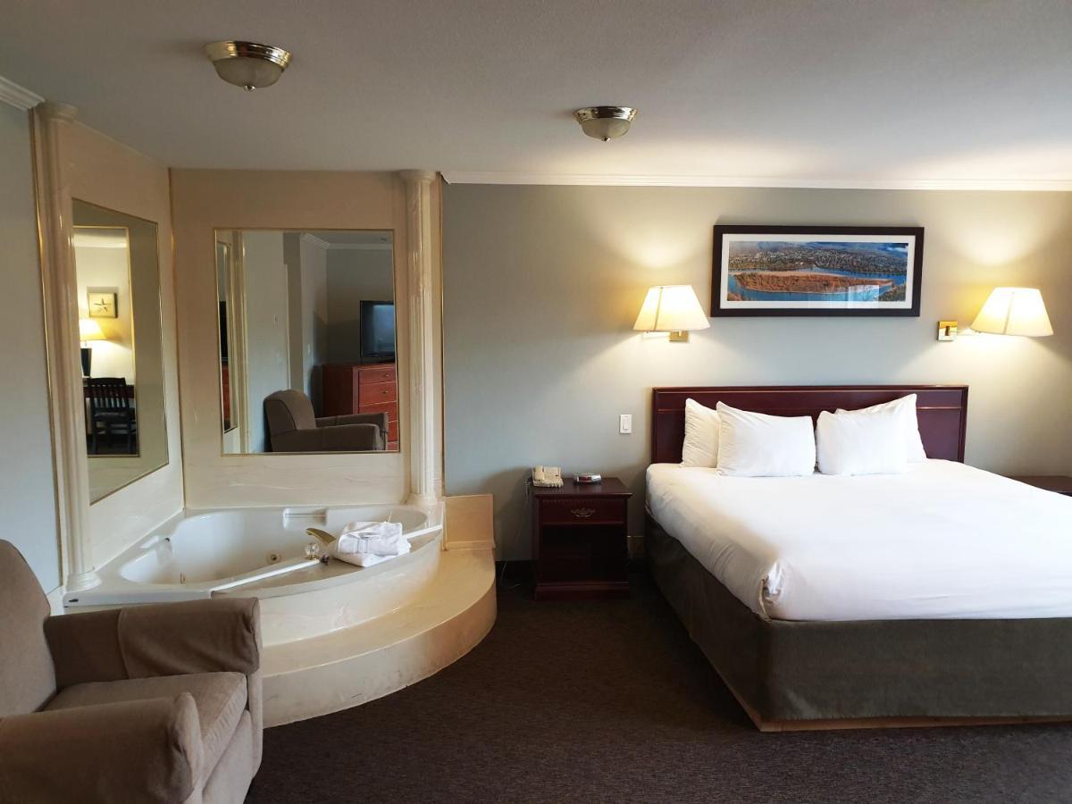 Riverland Inn & Suites Kamloops Extérieur photo