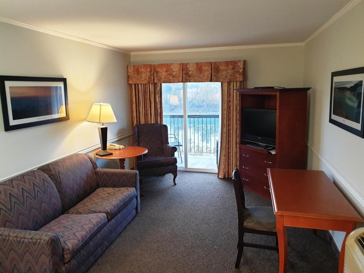 Riverland Inn & Suites Kamloops Extérieur photo