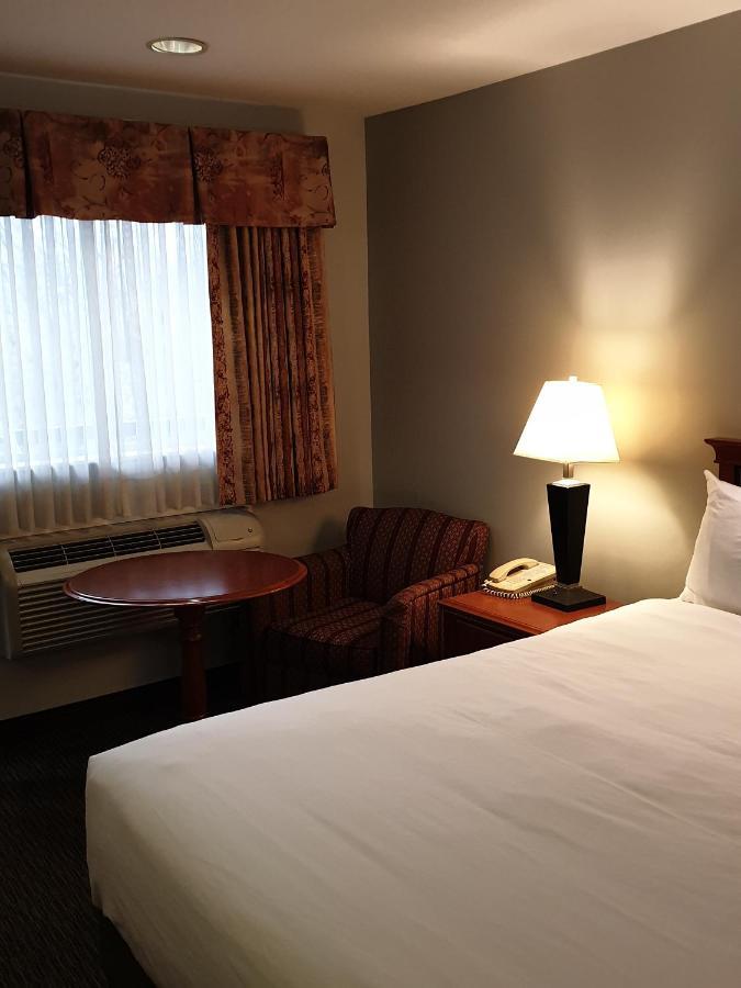 Riverland Inn & Suites Kamloops Extérieur photo