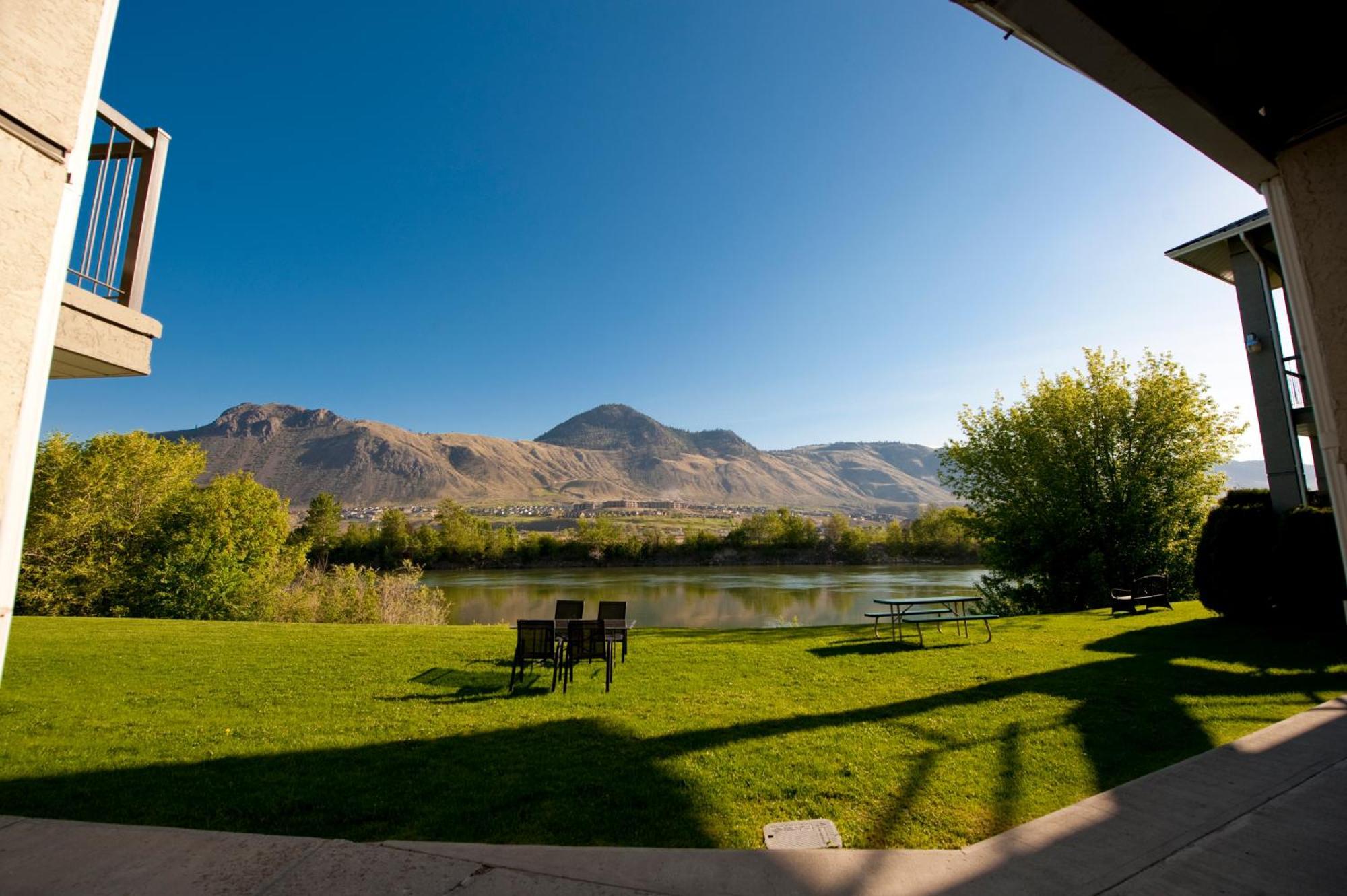 Riverland Inn & Suites Kamloops Extérieur photo