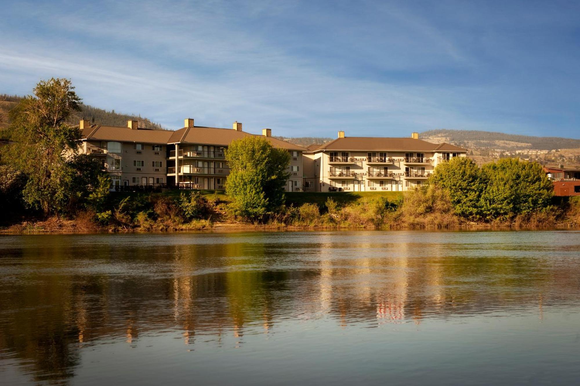 Riverland Inn & Suites Kamloops Extérieur photo