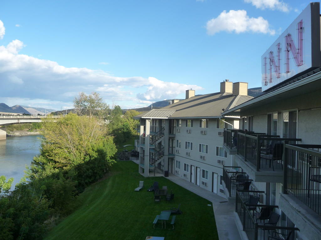 Riverland Inn & Suites Kamloops Extérieur photo